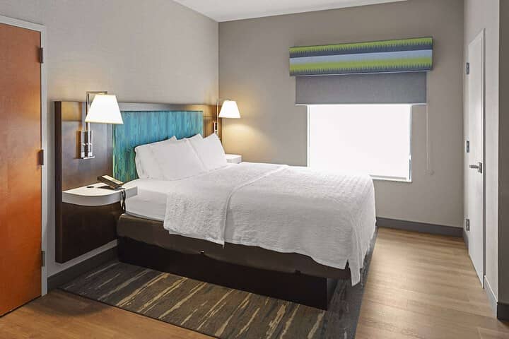 Room 9 of 36