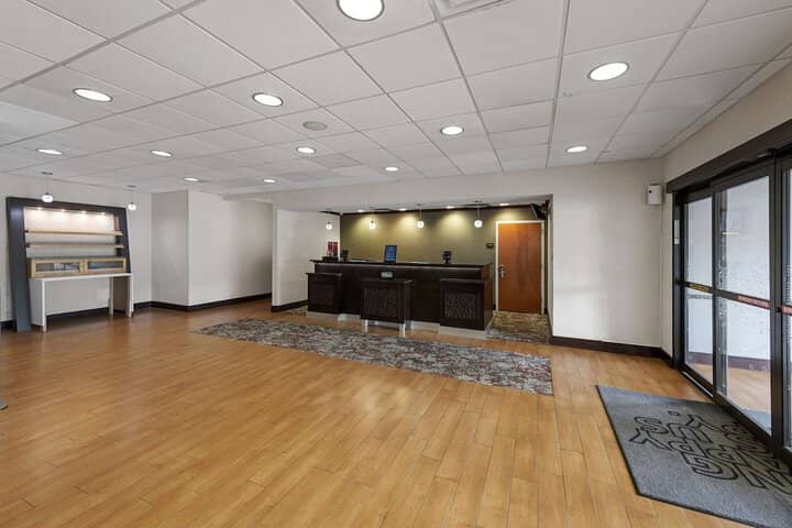 Hotel Interior 4 of 36