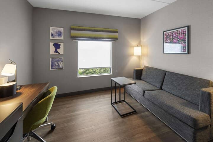 Room 17 of 36
