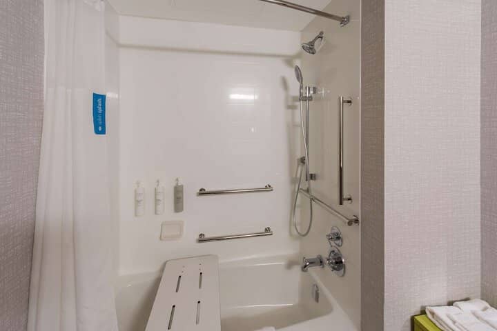 Room 18 of 36