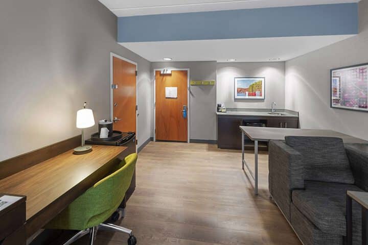 Room 11 of 36